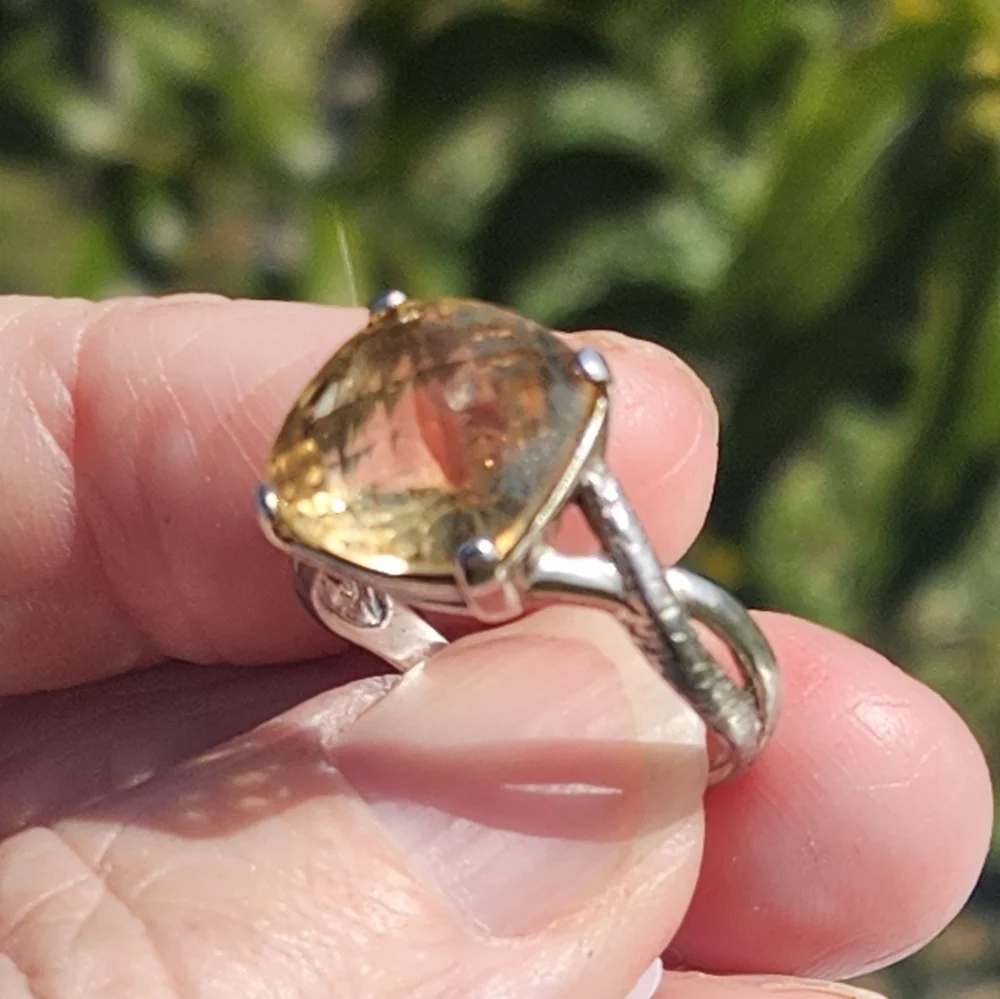 Gorgeous 6.39 ct Cetrine Ring Cushion Cut - Picture 9 of 10